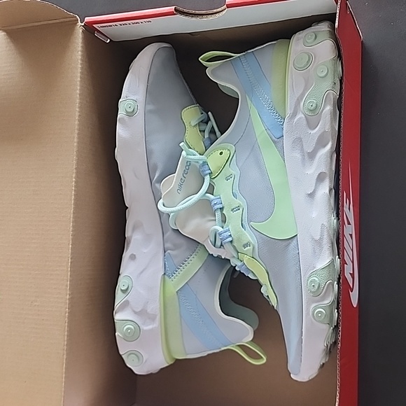 Women's Nike React Element 55 sneakers. - Picture 3 of 11